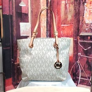 Michael Kors hanbag